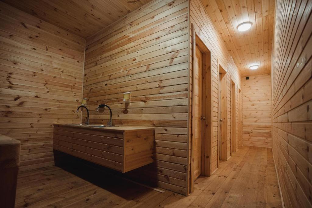 Glamping Mandra Kanev Hotel Leplyavo ภายนอก รูปภาพ
