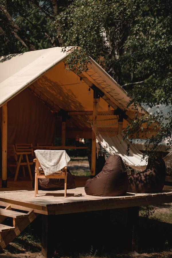 Glamping Mandra Kanev Hotel Leplyavo ภายนอก รูปภาพ