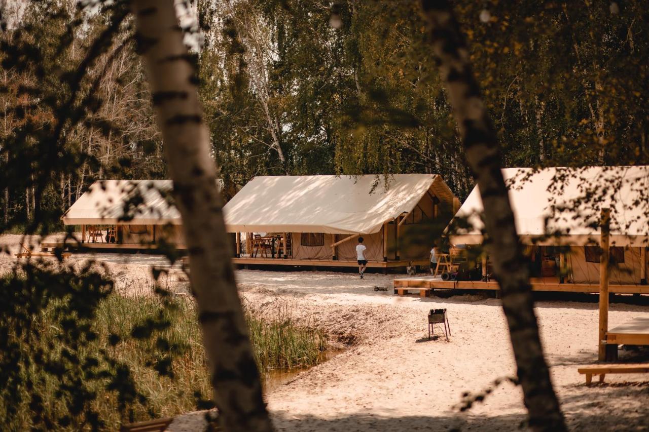 Glamping Mandra Kanev Hotel Leplyavo ภายนอก รูปภาพ