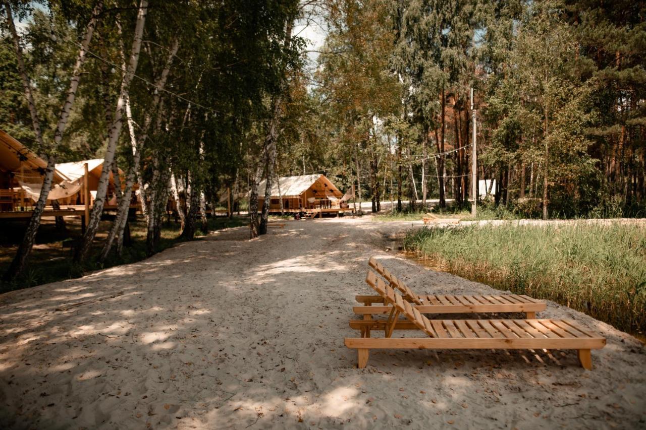 Glamping Mandra Kanev Hotel Leplyavo ภายนอก รูปภาพ