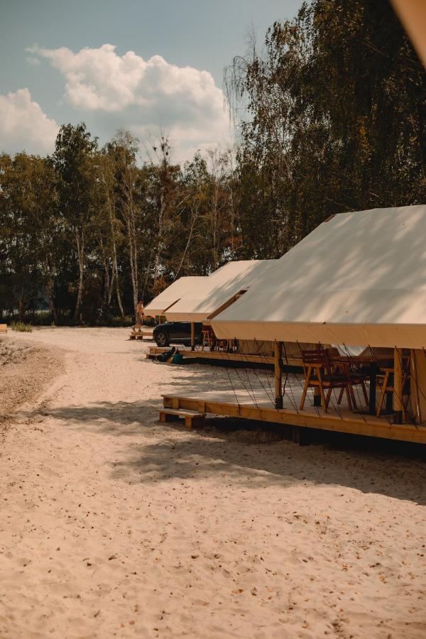 Glamping Mandra Kanev Hotel Leplyavo ภายนอก รูปภาพ